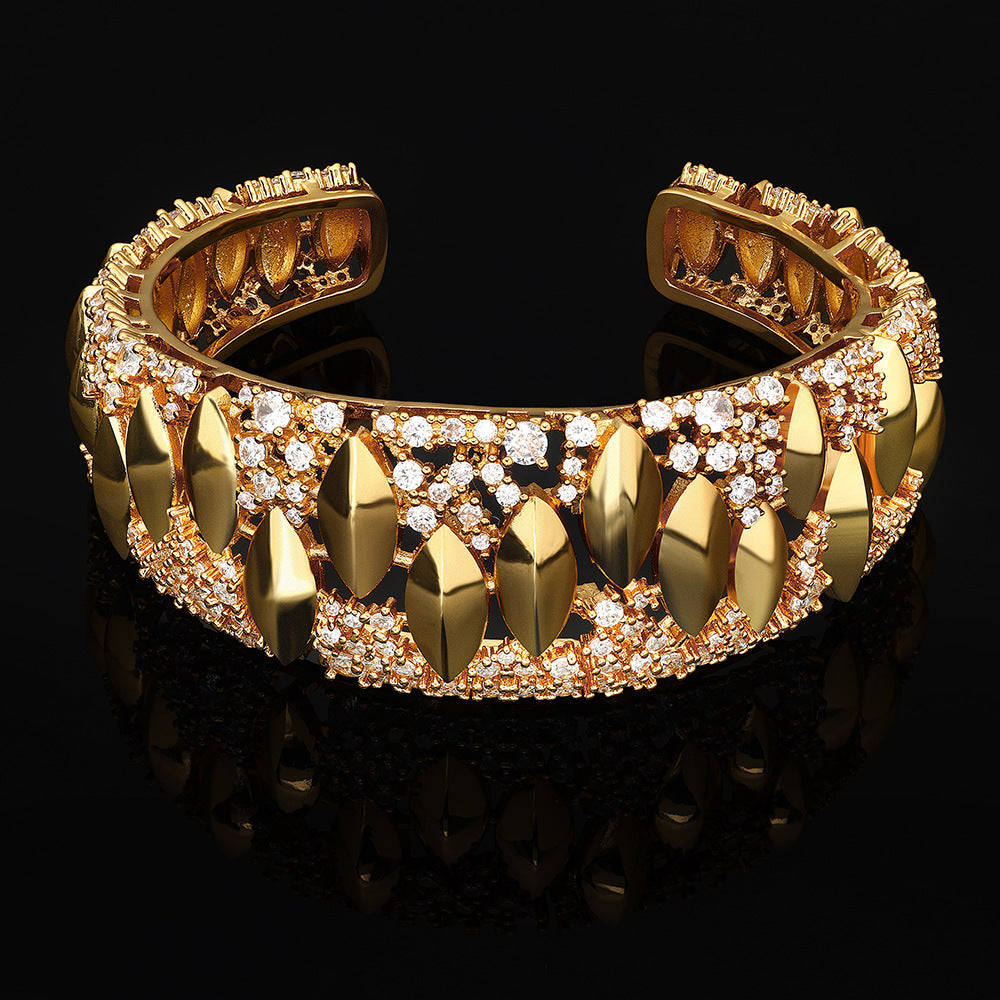 Glamorous Gold Crystal Jewelry Set for Evening and Party Wear