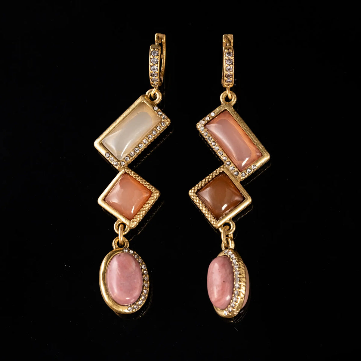 Série de boucles d'oreilles de style médiéval rétro et de niche