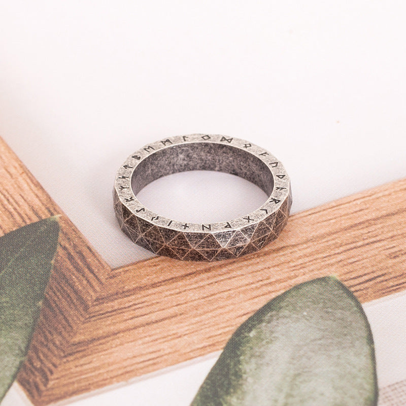 Vintage text rhombus titanium steel ring