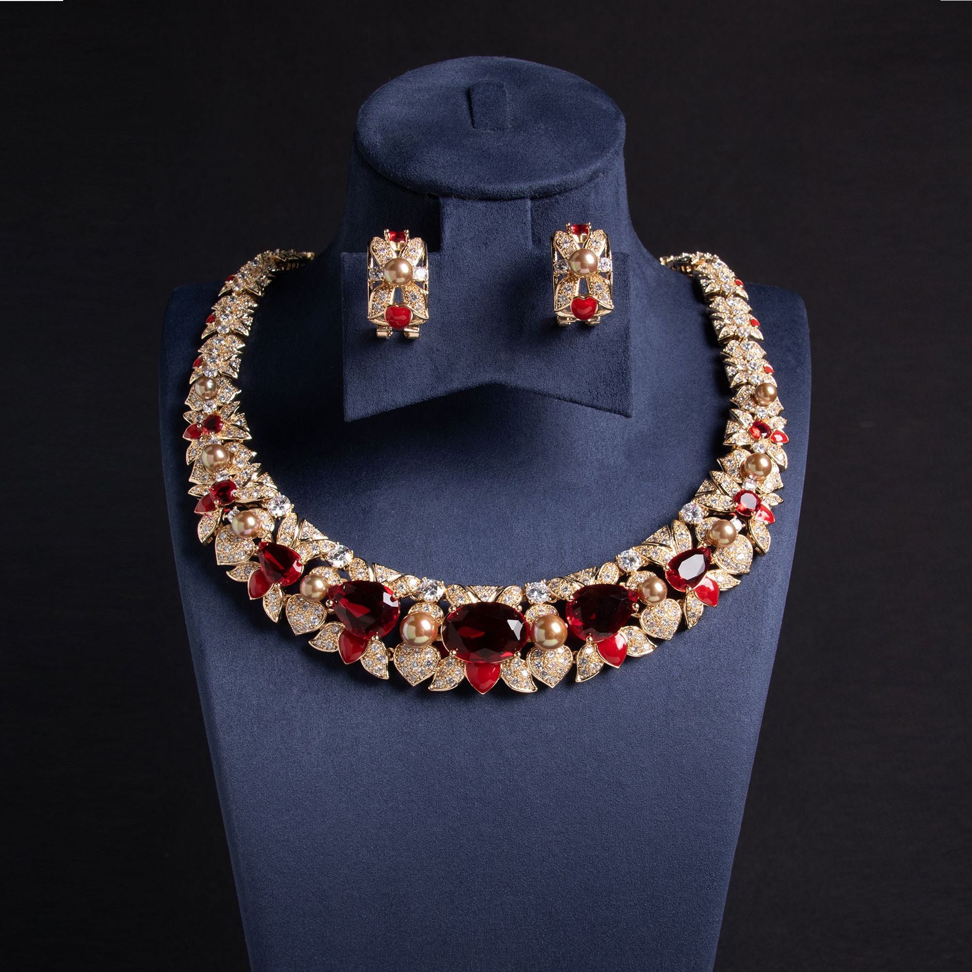 Parure de collier de luxe en pierres précieuses multicolores or pour une tenue de soirée
