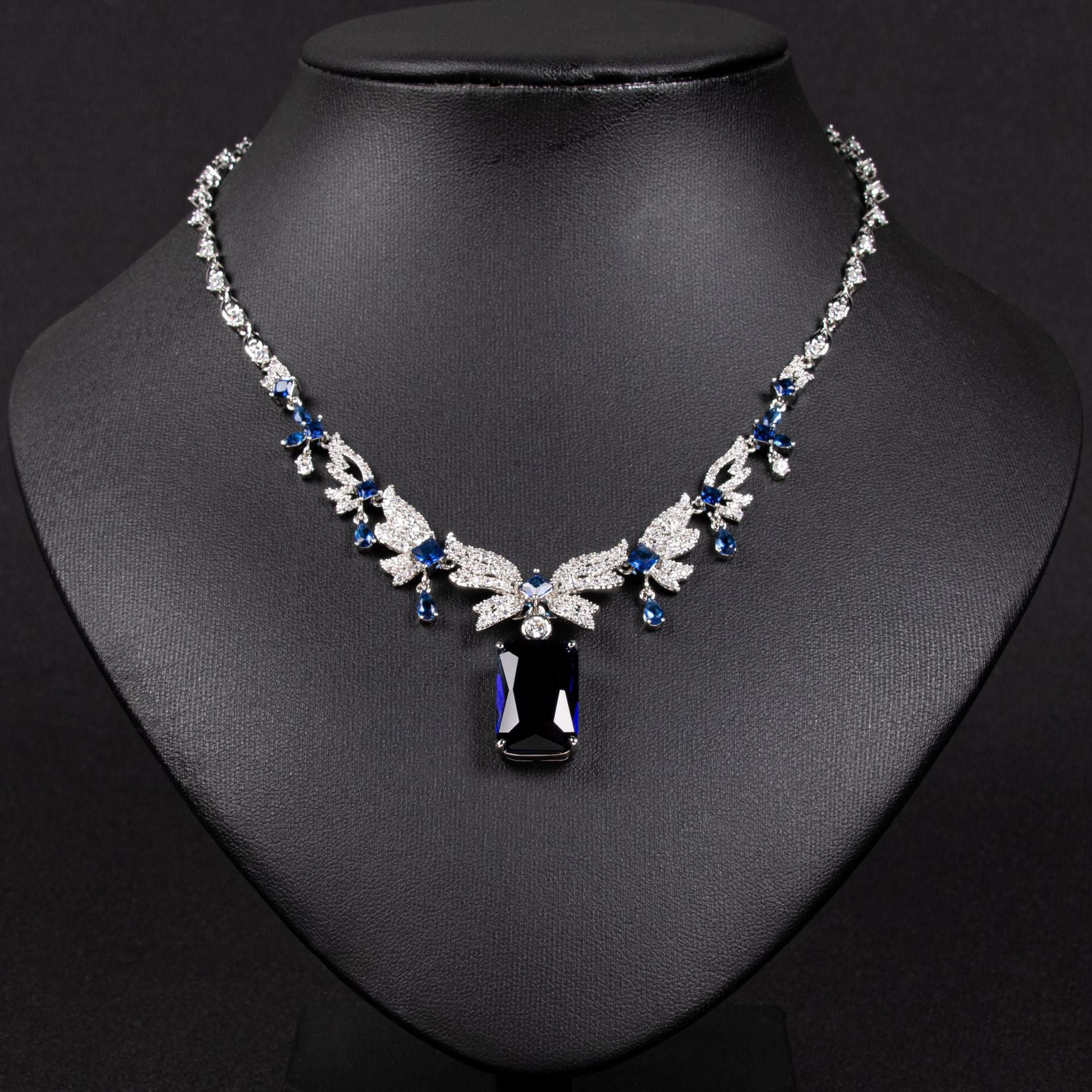 Parure collier de déclaration élégant en cristal rubis vintage