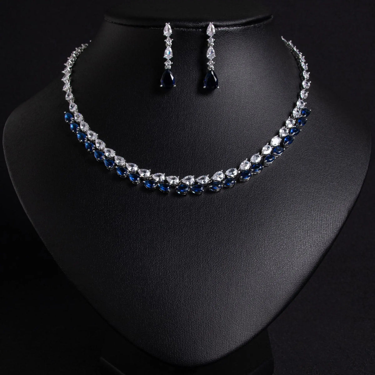 Emerald Green Teardrop Jewelry Set – Elegant Crystal Necklace Earrings