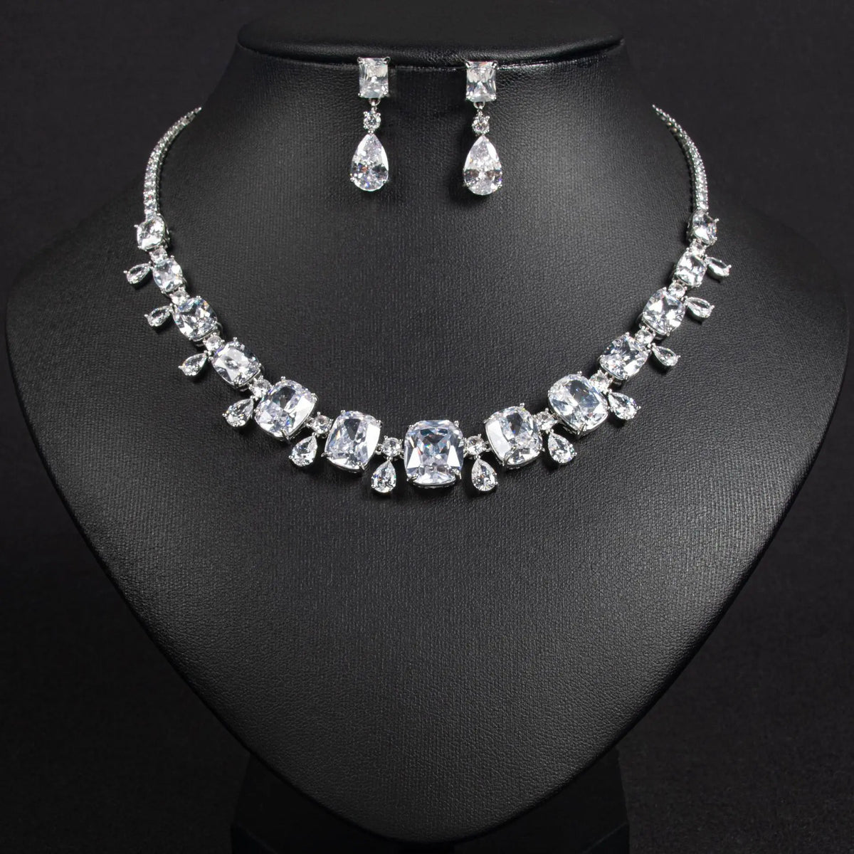 Luxury Emerald Green Crystal Necklace and Earrings Jewelry Set