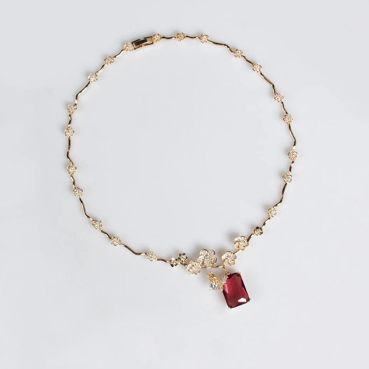 Nouvelle parure collier et boucles d'oreilles carrés rubis