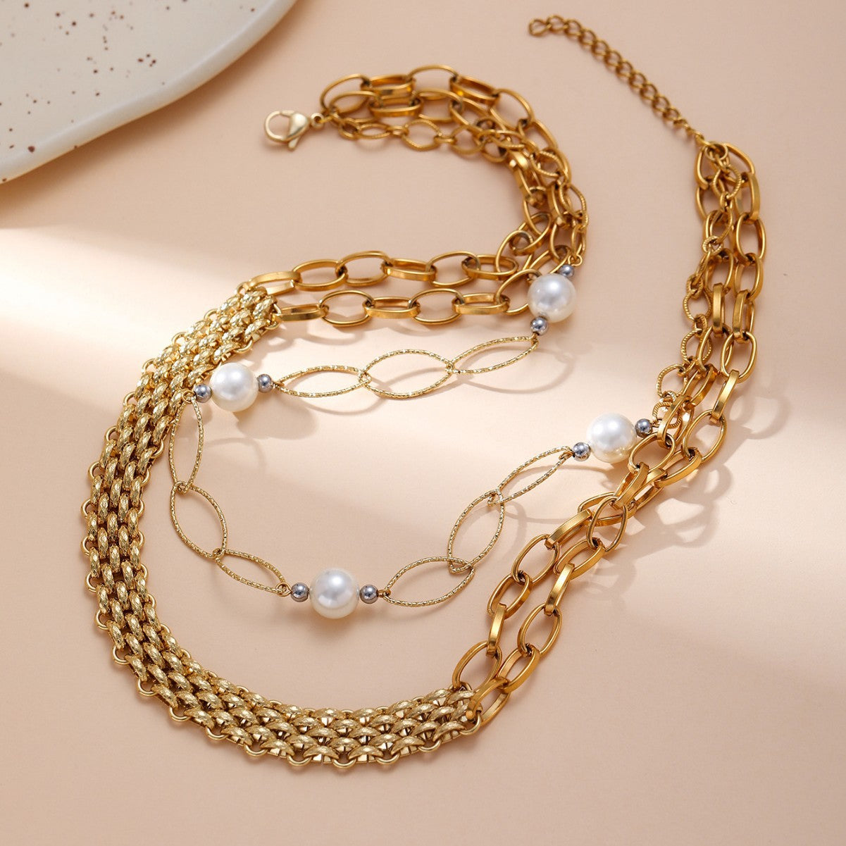 Fashion pearl stacked necklace