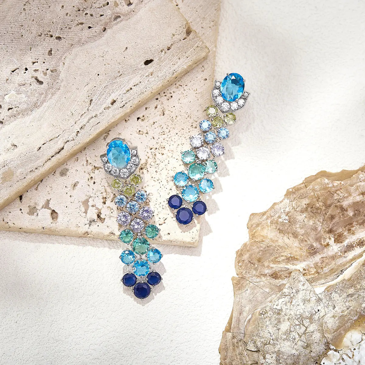Parure Collier et Boucles d'Oreilles de Pierres Précieuses Multicolores de Luxe pour Tenues de Soirée Élégantes