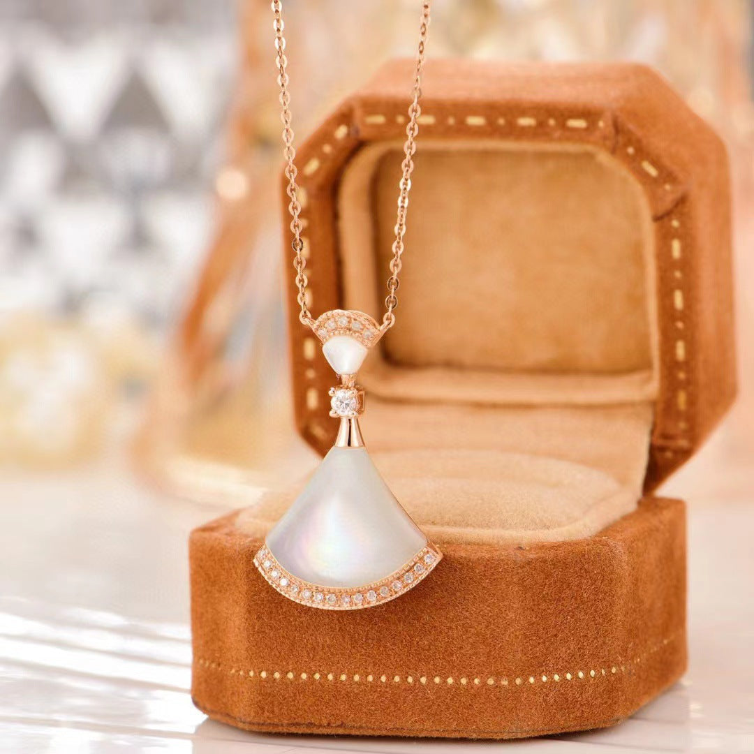 Fashion small fan shell necklace
