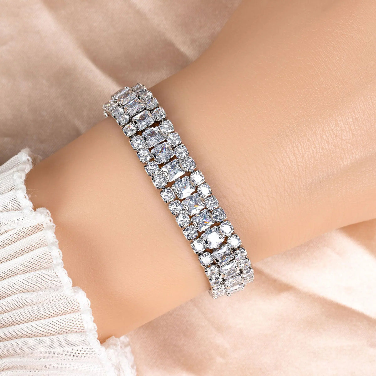 Bracelet de tennis de luxe en cristal rouge pour femmes