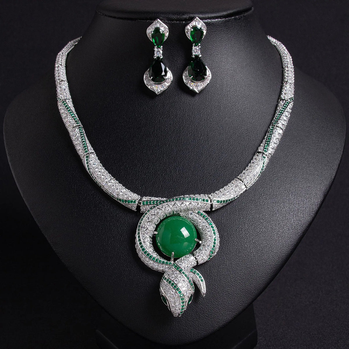 High temperament jewelry snake diamond necklace retro atmosphere light luxury style collarbone chain new women