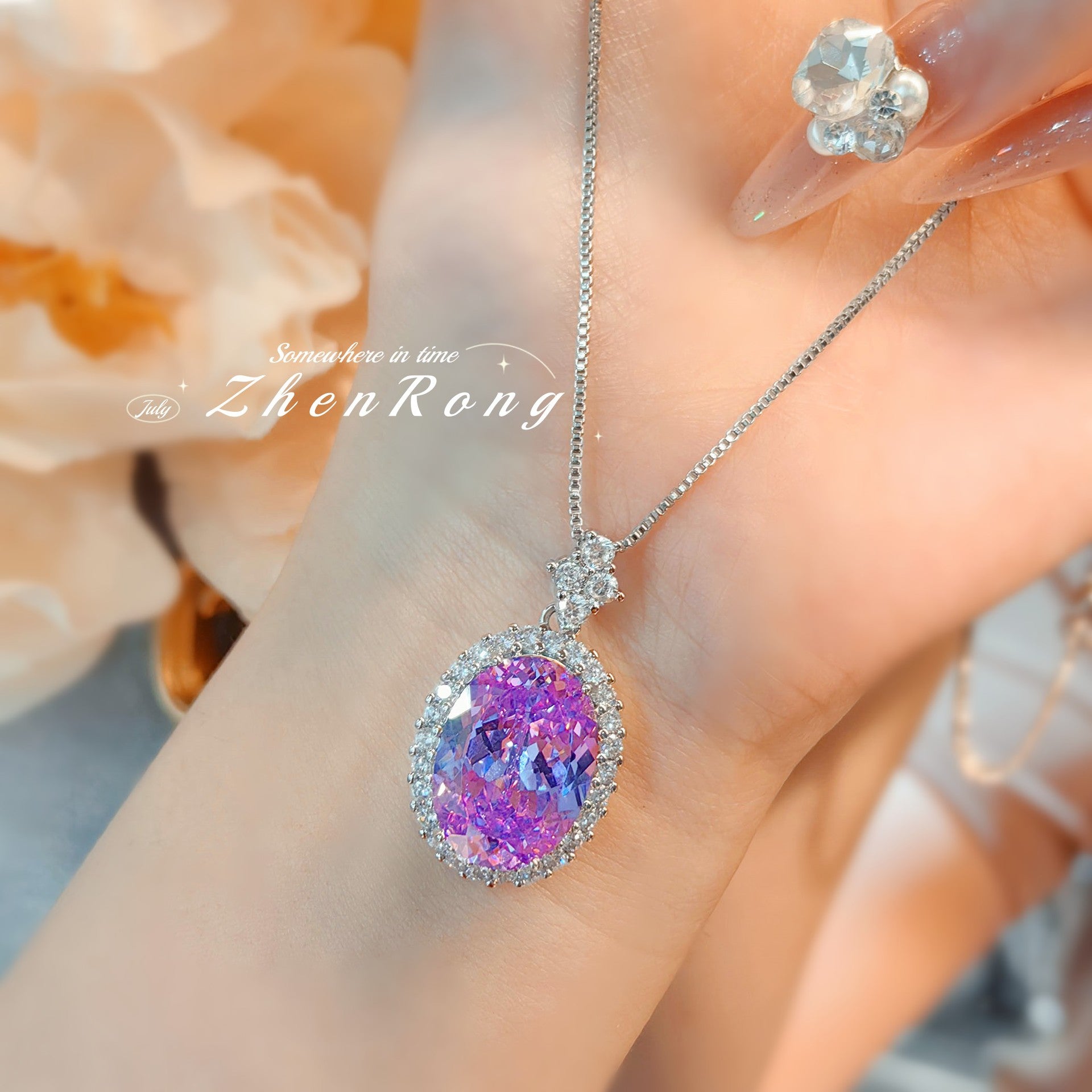 Fashion cutting colored diamond pigeon egg collection