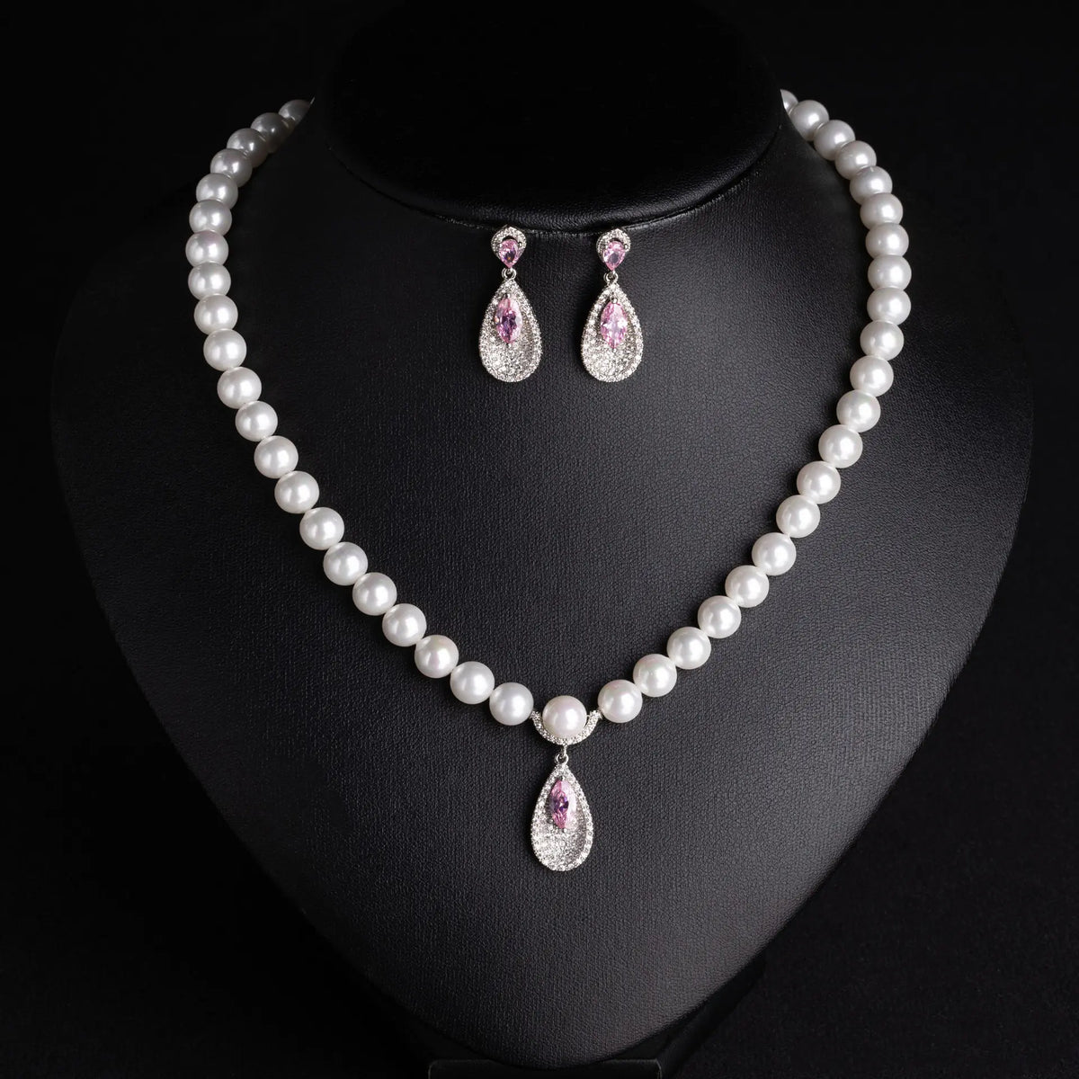 Luxury White Pearl Necklace Set – Emerald Green Drop Earrings Jewelry