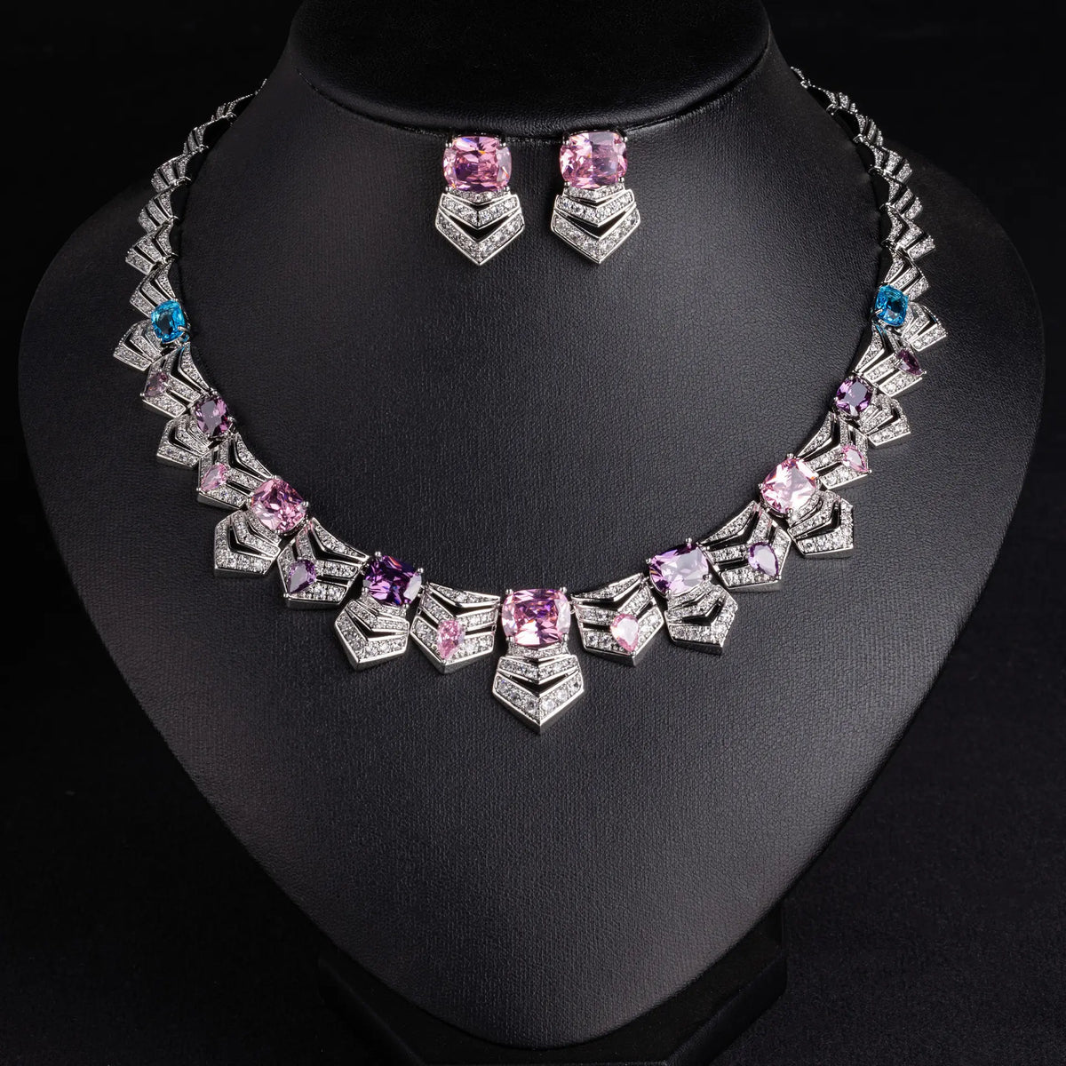 Luxury Emerald Green Crystal Necklace Set for Women – Royal Style Statement Jewelry with Earrings