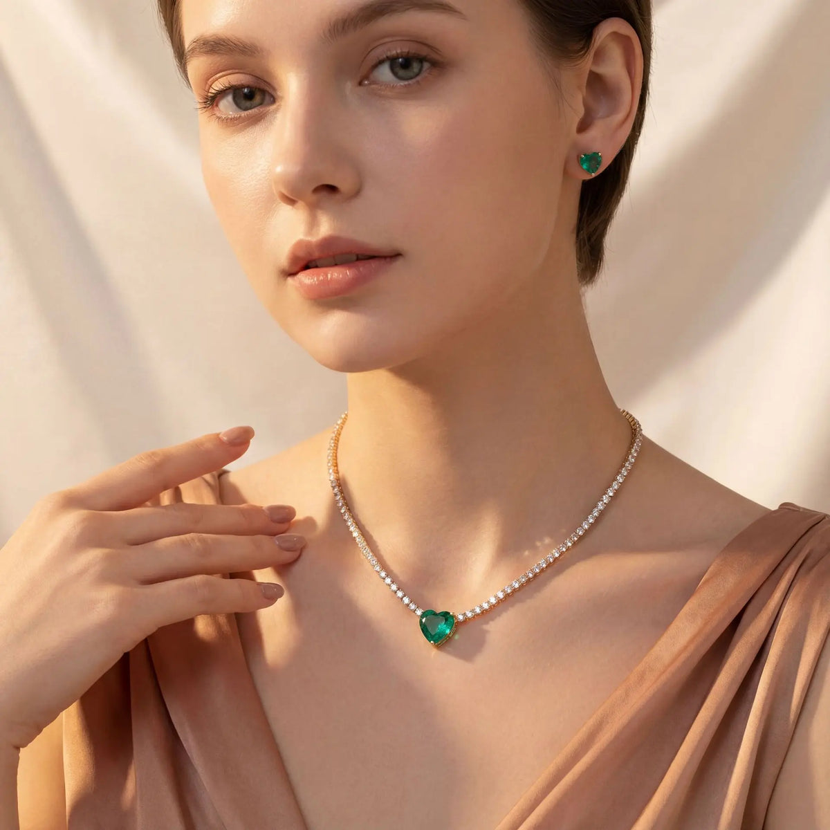 Ensemble de bijoux de luxe avec collier et boucles d'oreilles en cristal rose en forme de cœur pour femme