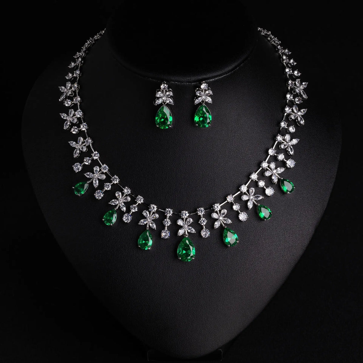 Elegant Emerald Crystal Flower Jewelry Set – Silver Necklace Earrings for Women
