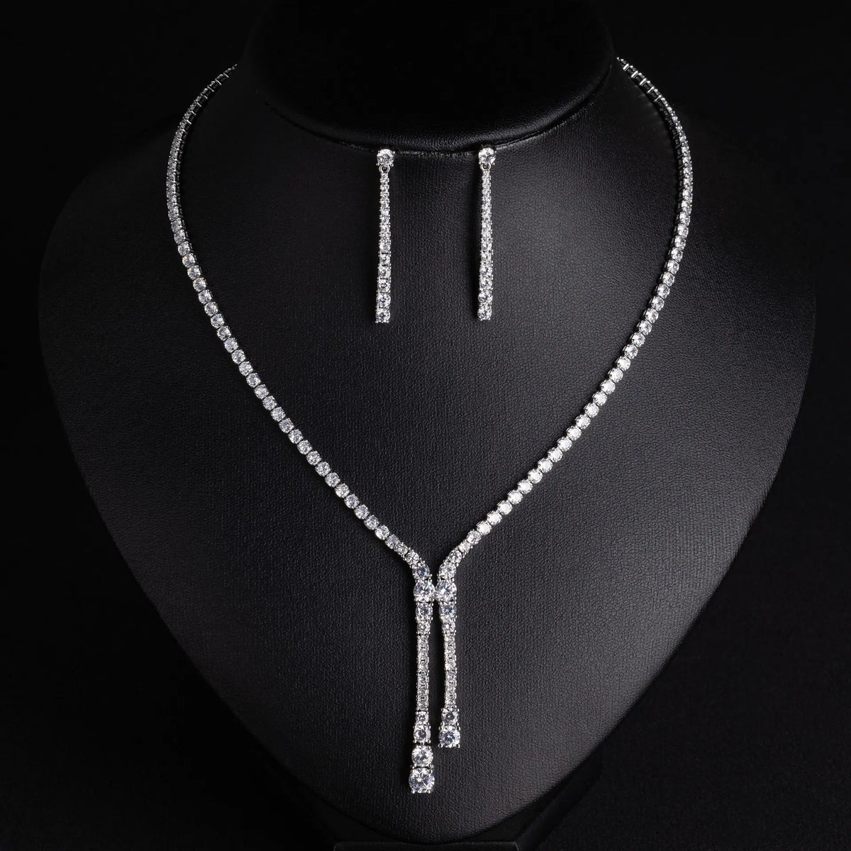 Luxury Green Crystal Drop Necklace Set – Silver Tassel Earrings Jewelry
