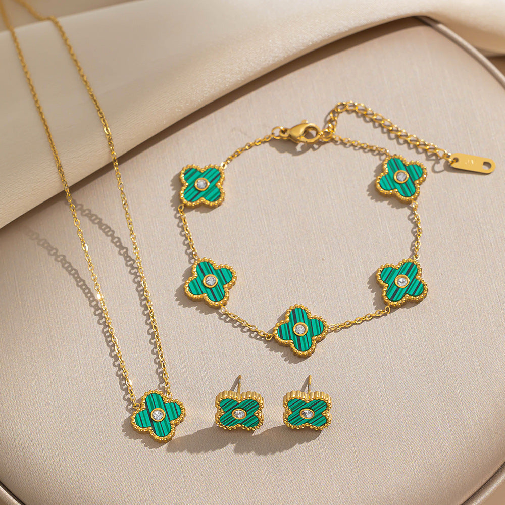 Fashion Lucky Clover Diamond Collection