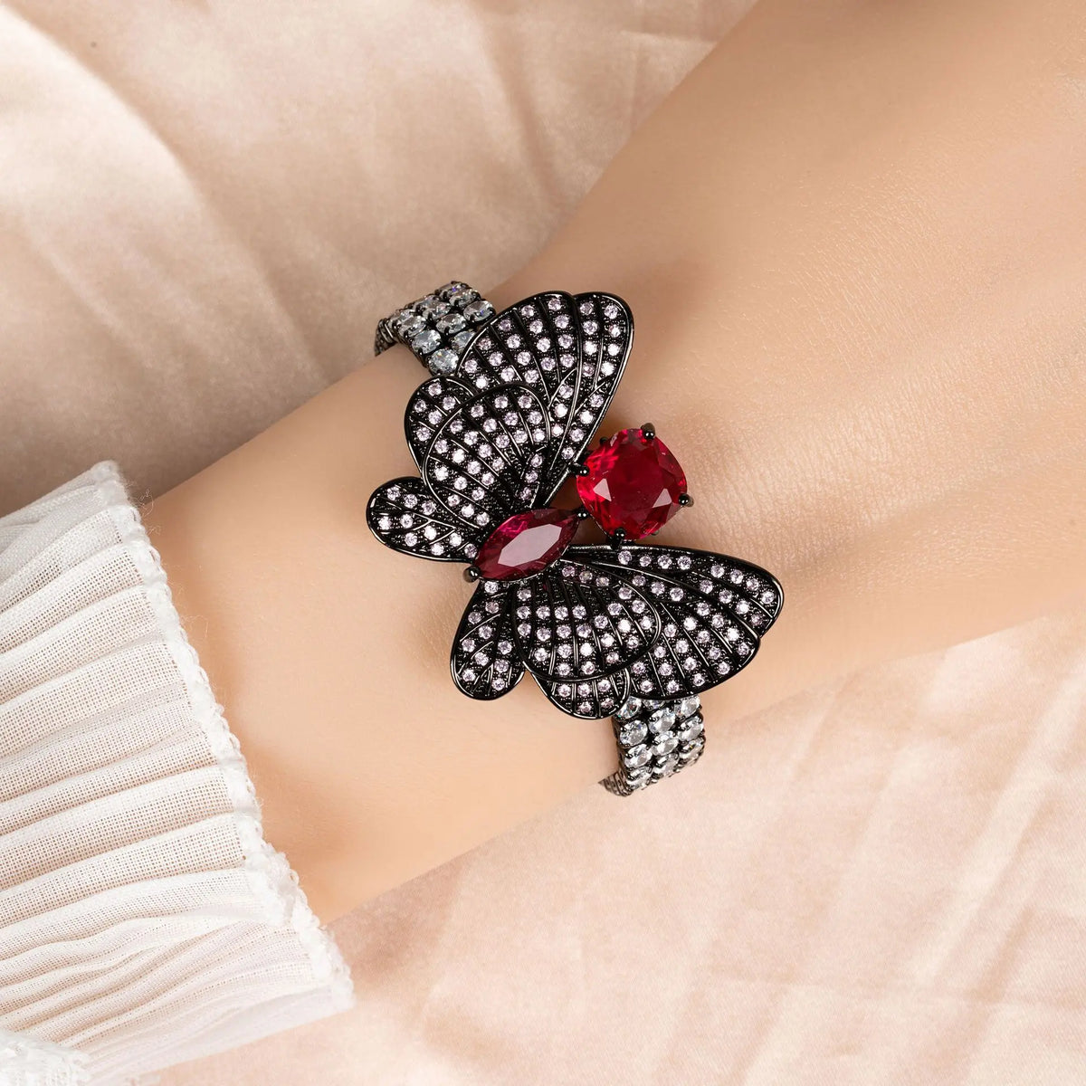 Bracelet Papillon Scintillant avec Pierre Jaune pour Femme