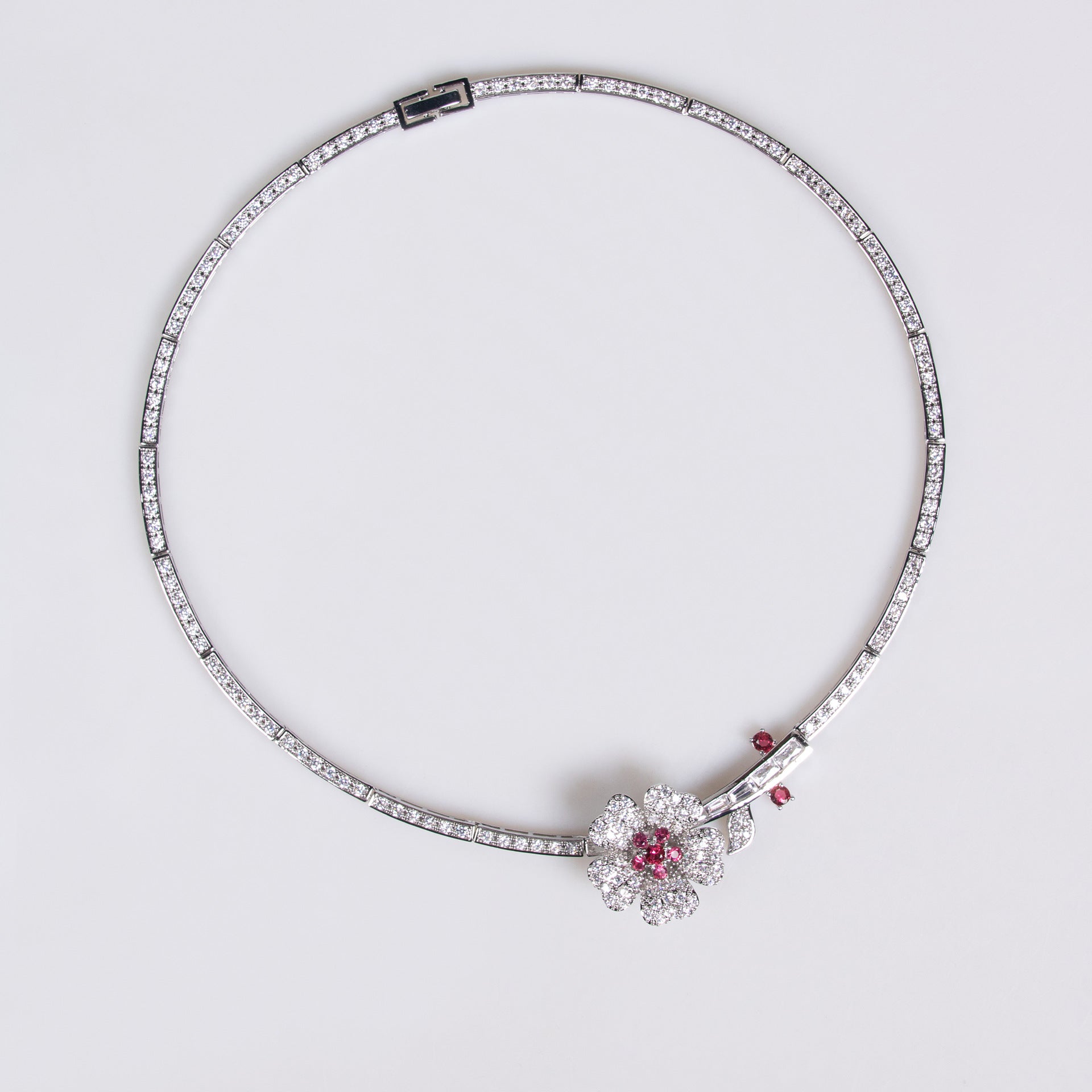 Ensemble collier et boucles d'oreilles zircon fleur, élégant et simple