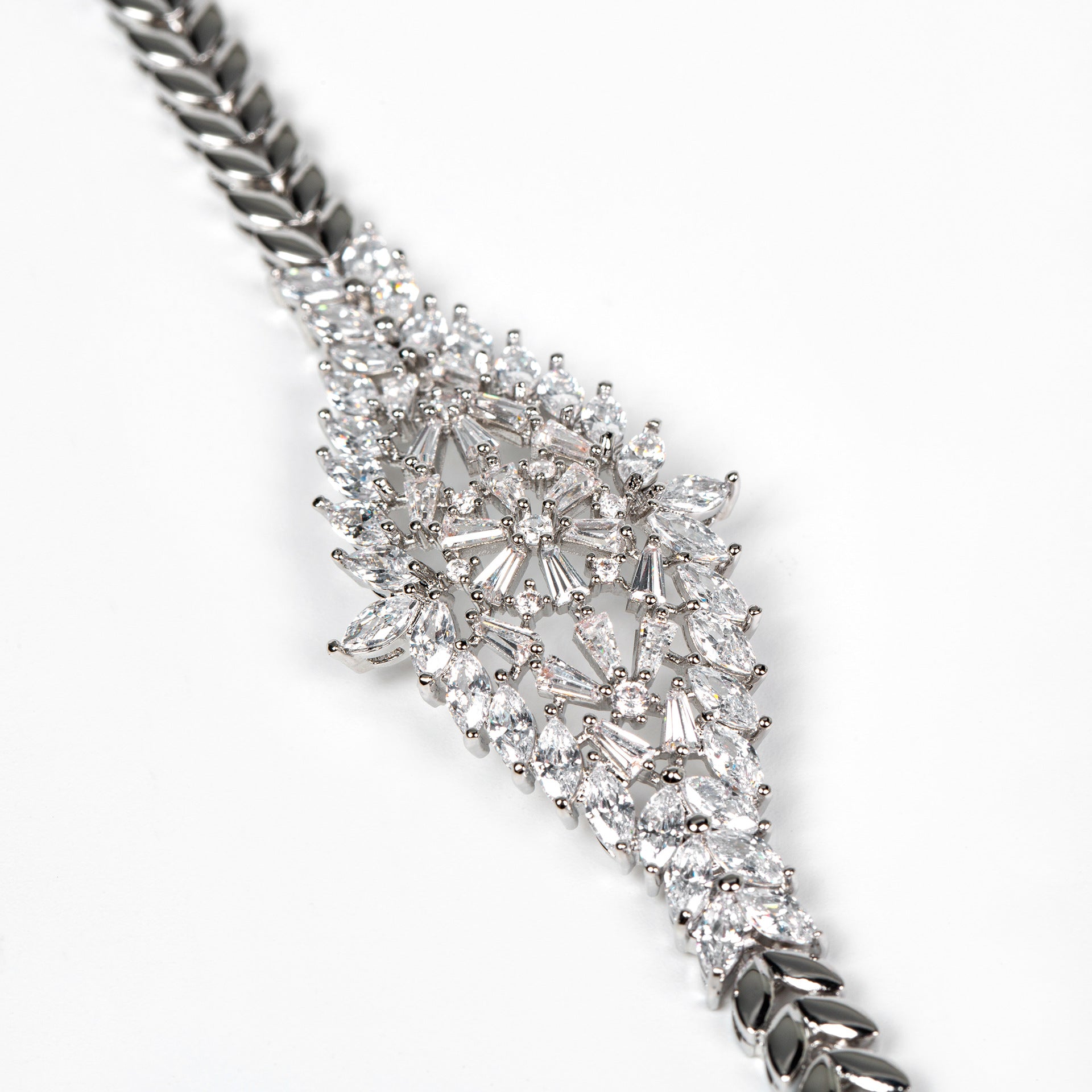 Luxury Silver Crystal Leaf Bracelet – Elegant Statement Jewelry for Women