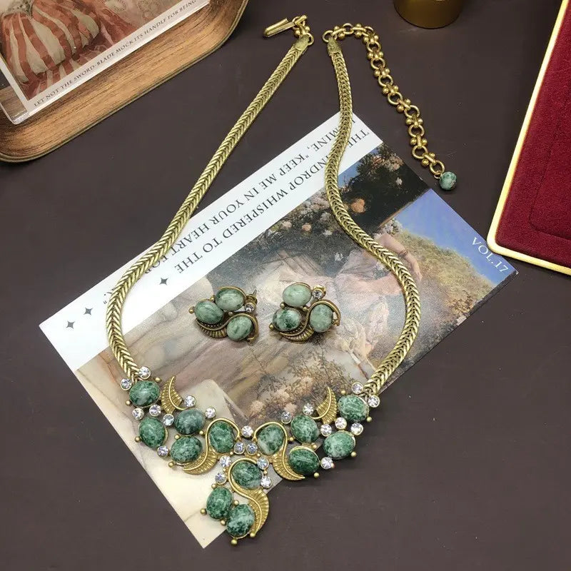 Ensemble collier et boucles d'oreilles turquoise au design vintage