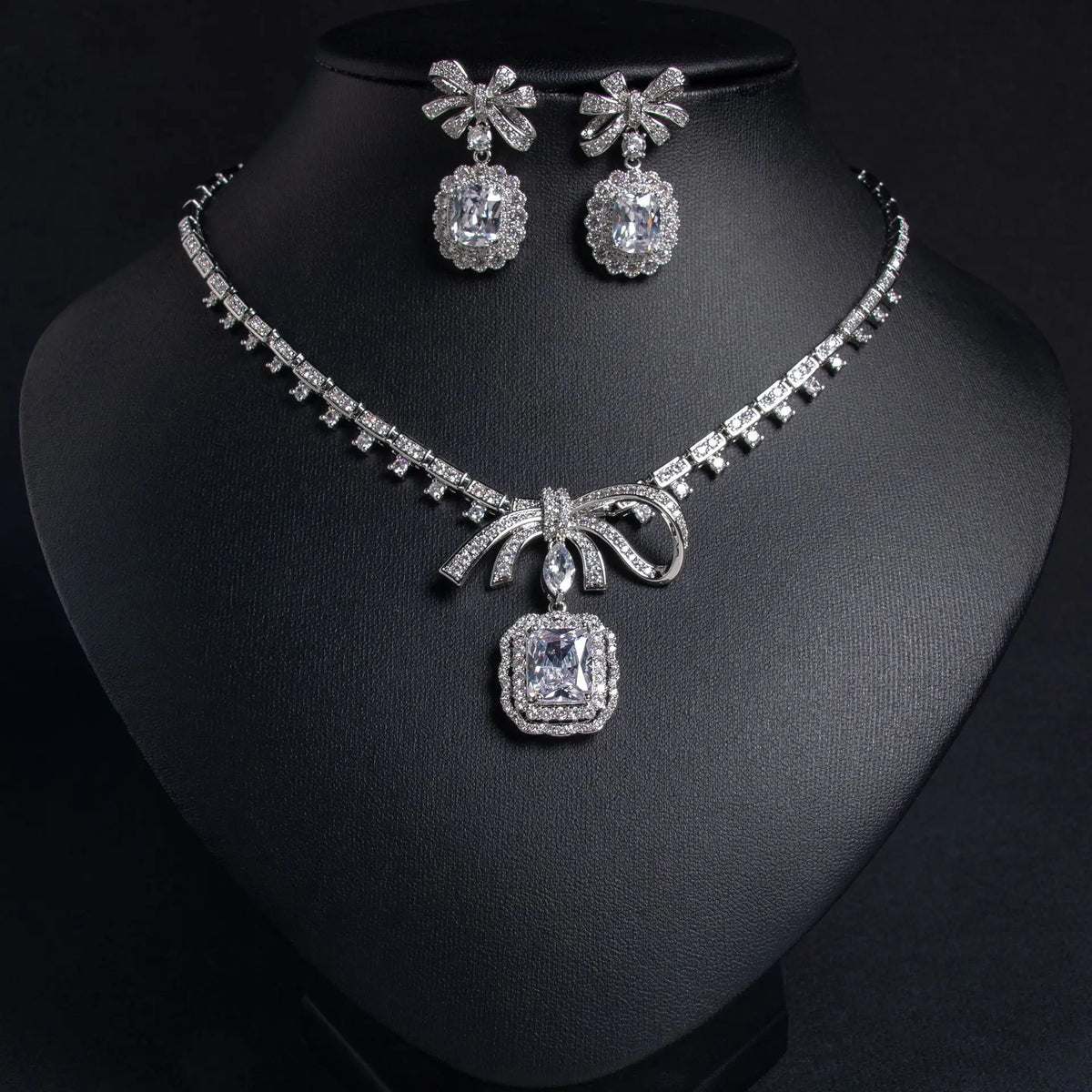 Ensemble Collier Boucles d'Oreilles Nœud Papillon Zircon Mode