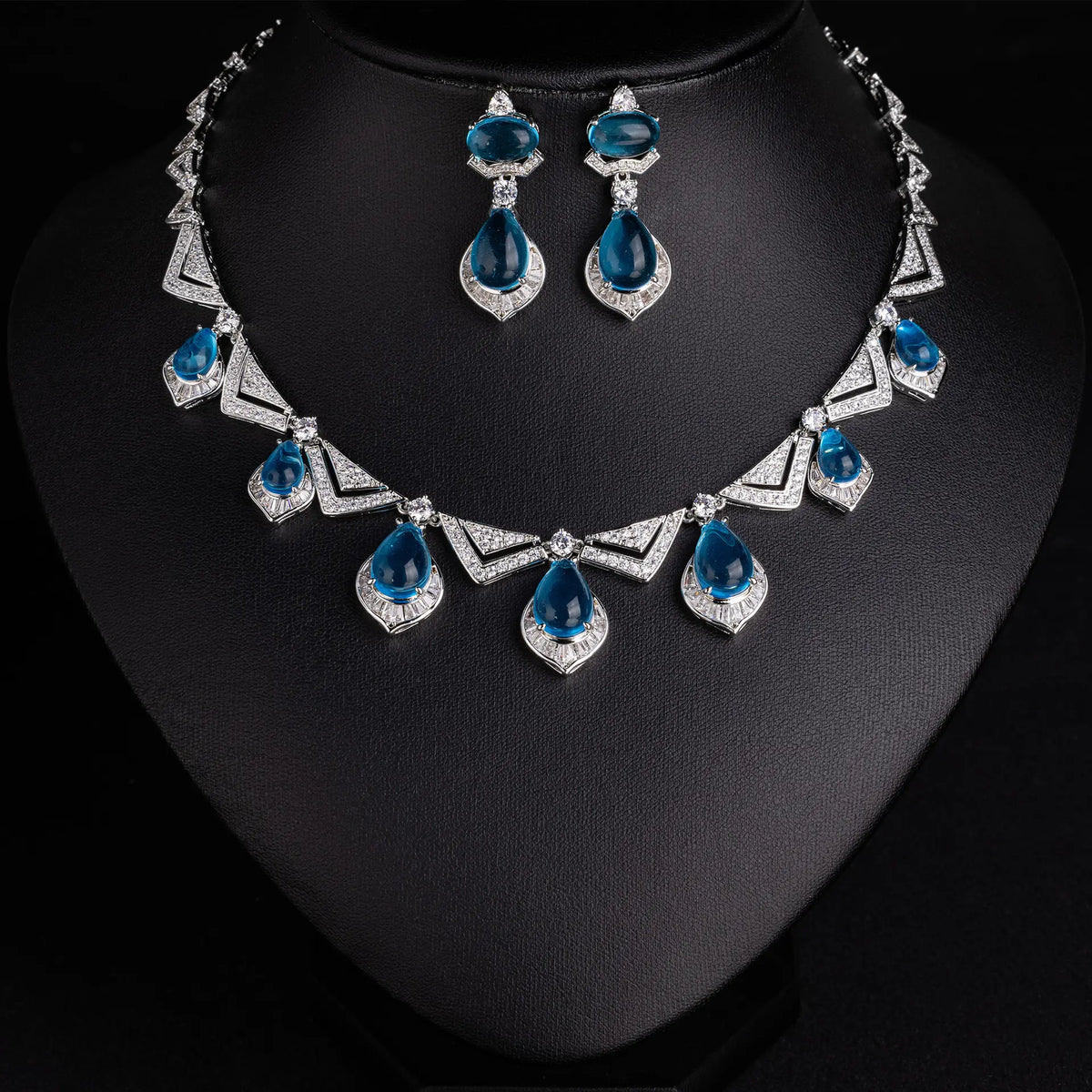 Luxury Ruby Red Crystal Necklace and Earrings Jewelry Set
