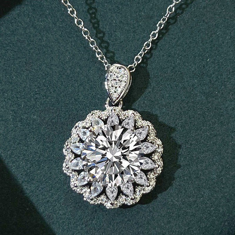 Light Luxury 5 Carat Zircon Sunflower Necklace