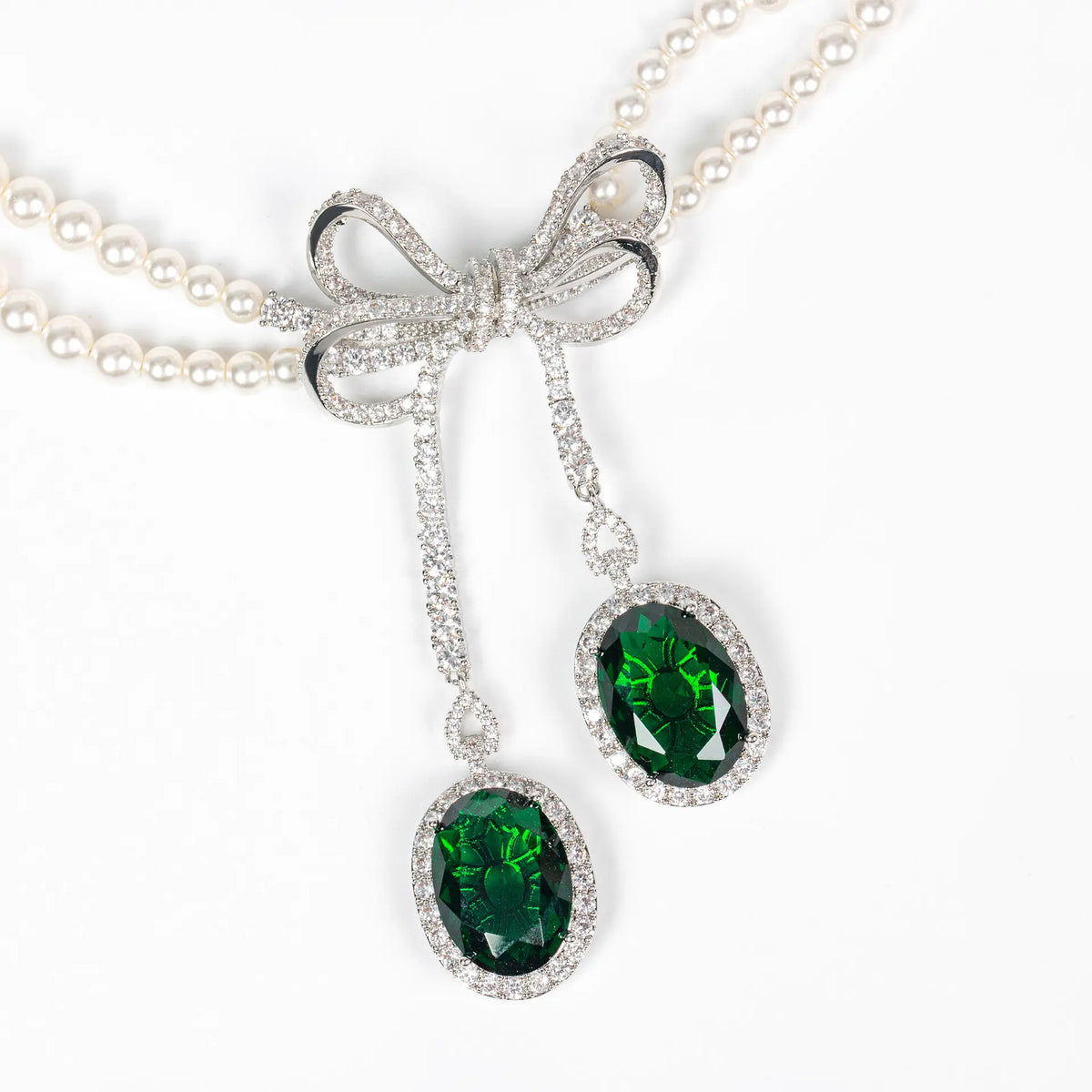 Ensemble collier et boucles d'oreilles nœud papillon en perles et diamants, style léger et luxueux