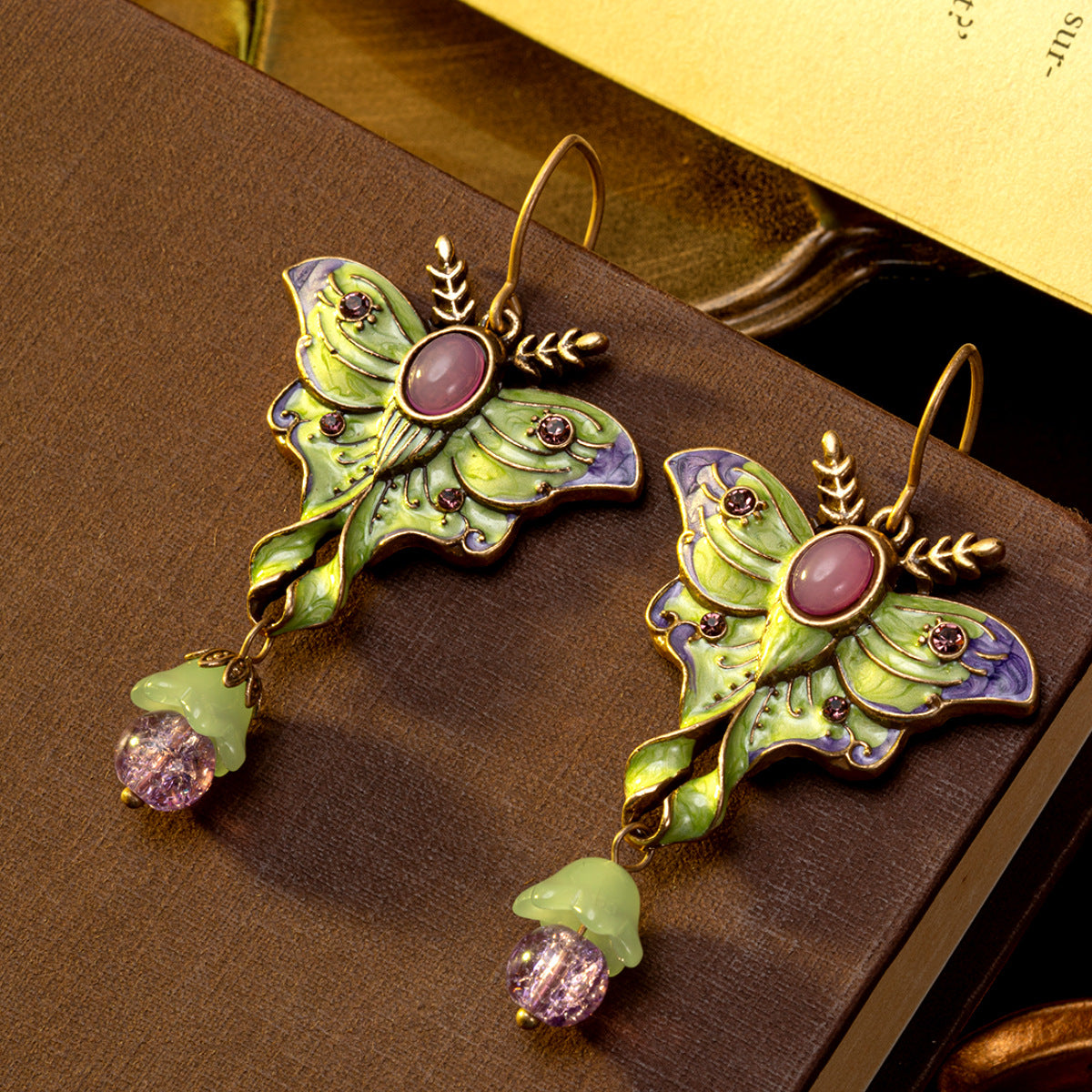 Boucles d'oreilles papillon en émail mignon médiéval