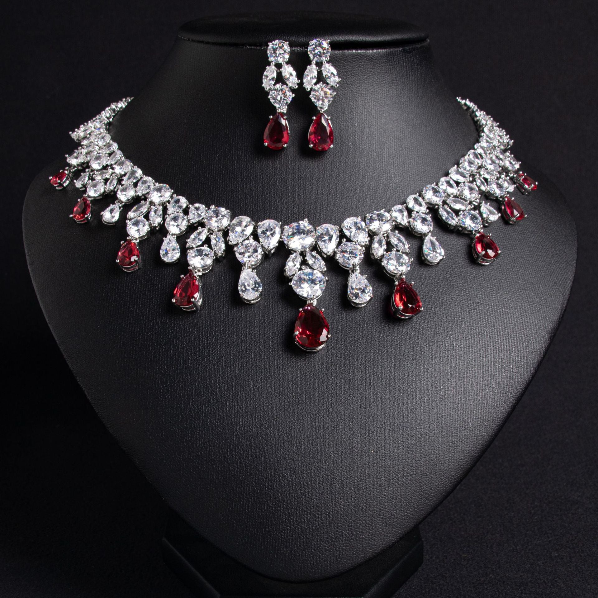 Luxury Emerald Green Teardrop Gemstone Necklace Set for Women – Crystal Statement Jewelry with Matching Earrings