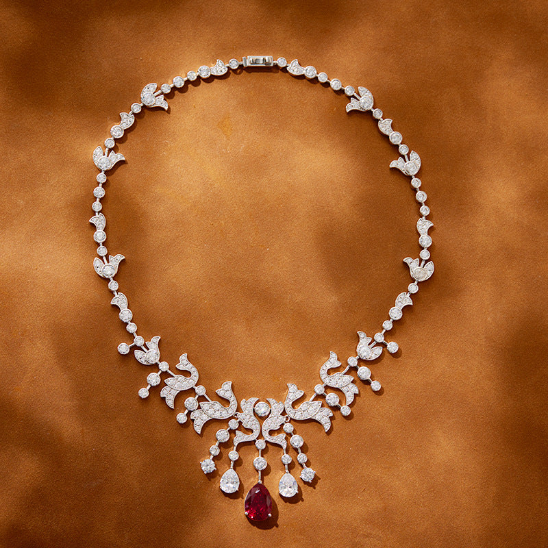 Elegant wedding crown necklace