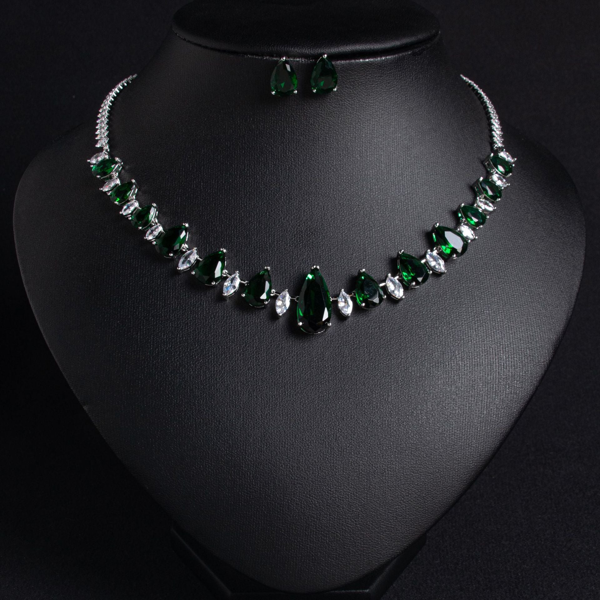 Luxury Deep Red Teardrop Gemstone Necklace Set for Women – Elegant Jewelry with Matching Earrings