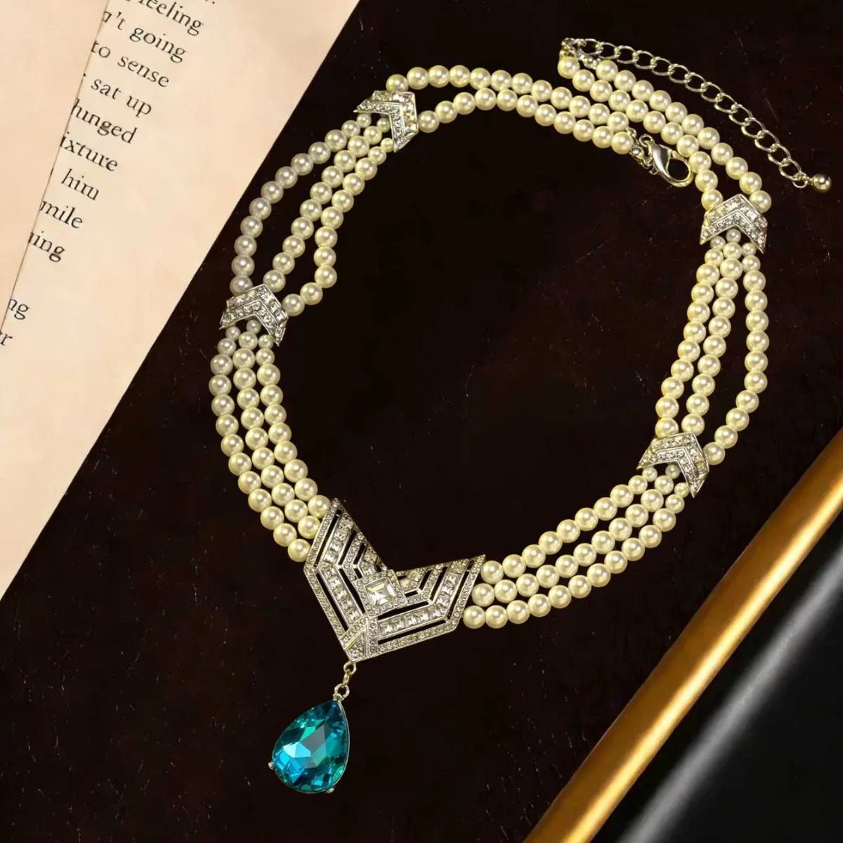Vintage multi-layer pearl crystal pendant necklace