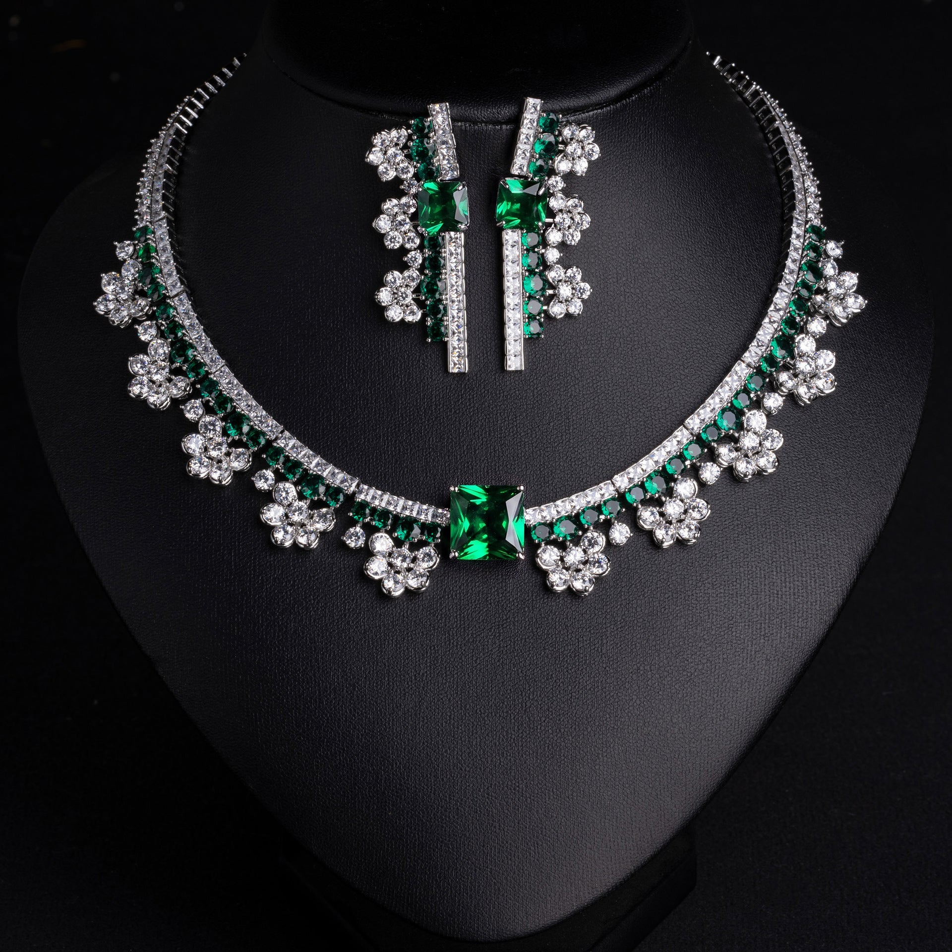 High-End Green Crystal Necklace Set – Sparkling Floral Jewelry with Matching Earrings