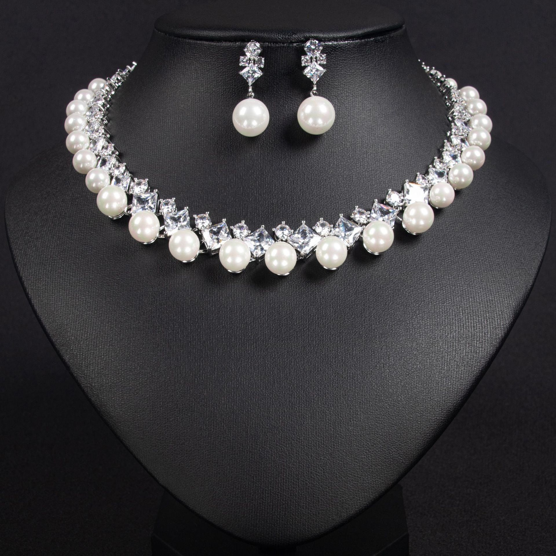 Fashion Versatile Wedding Jewelry Pearl Necklace Earrings Set