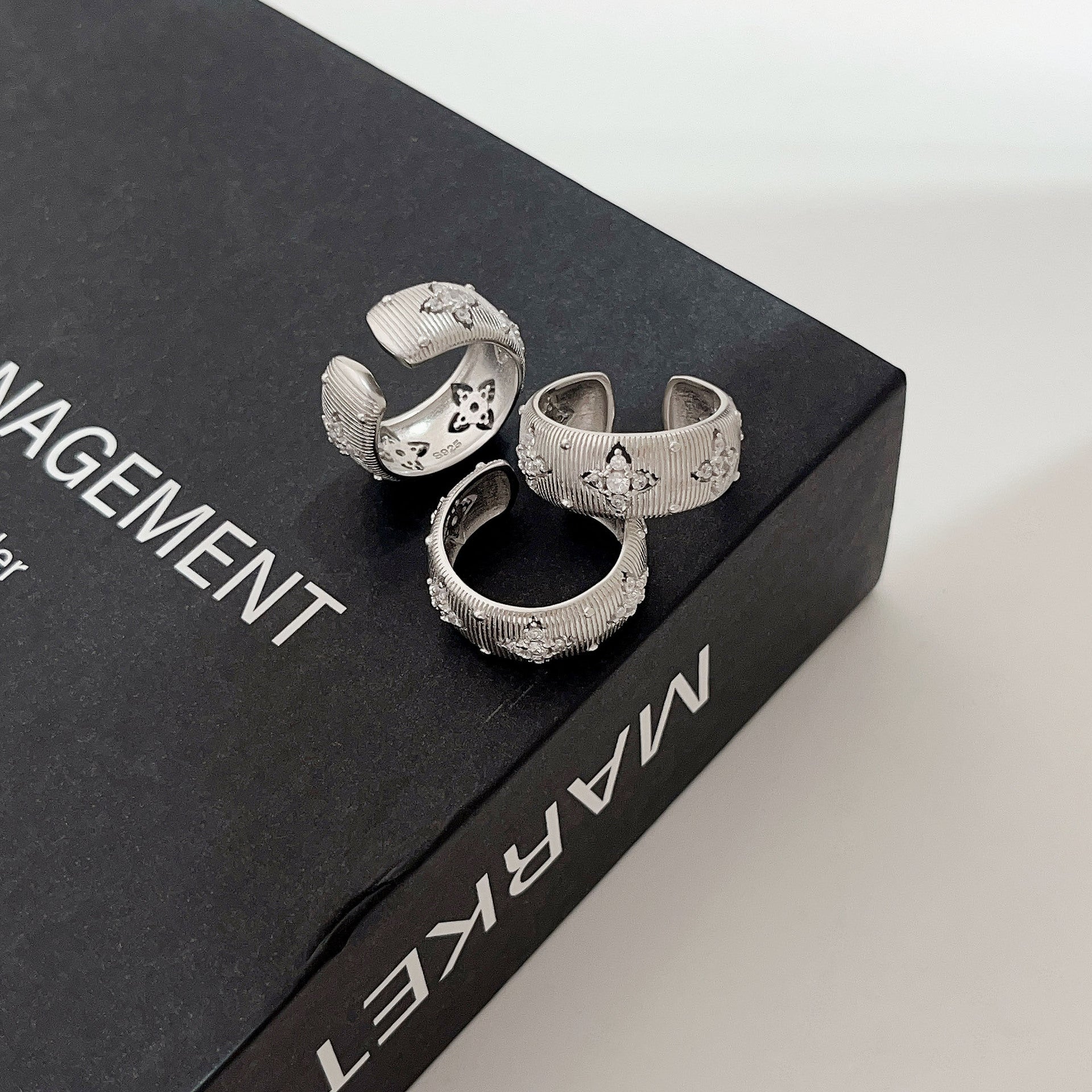 Hollow brushed zircon open ring