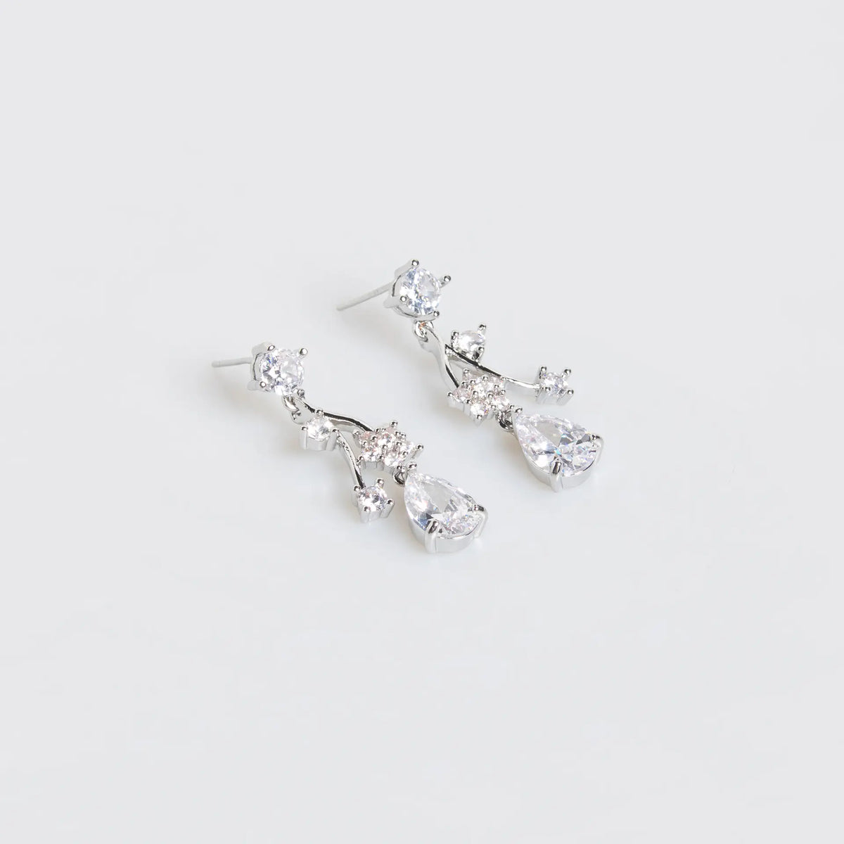 Luxury Silver Teardrop Jewelry Set – Floral Crystal Necklace Earrings