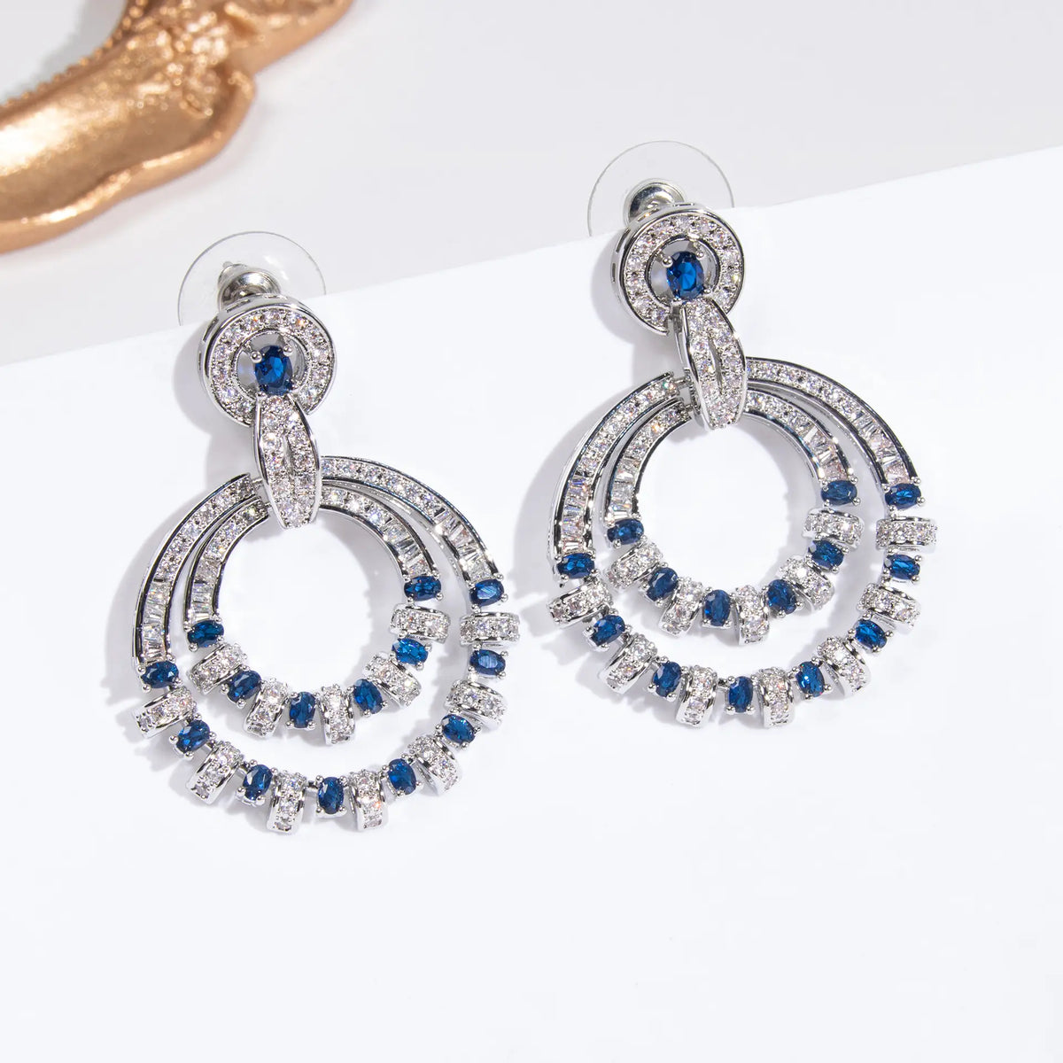 Boucles d'oreilles créoles pendantes de luxe en cristal bleu pour femme