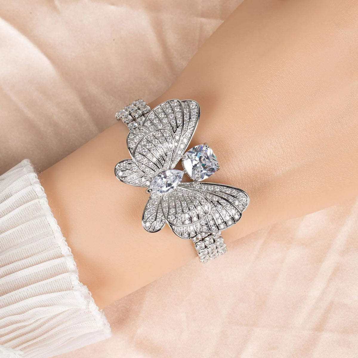 Bracelet Papillon Scintillant avec Pierre Jaune pour Femme