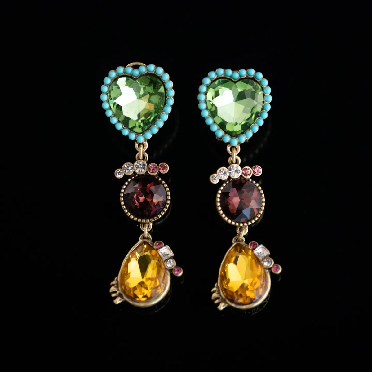 Série de boucles d'oreilles de style médiéval rétro et de niche