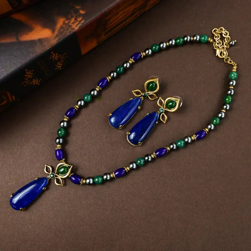 Collier Saphir Goutte d'Eau Style Vintage