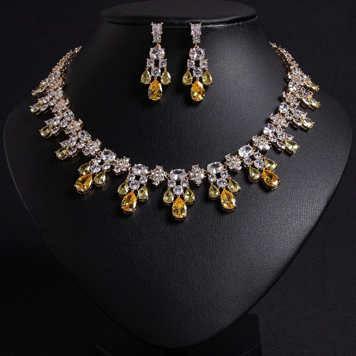 Parure de Bijoux Fleur Rouge Rubis Luxe avec Cristaux Scintillants