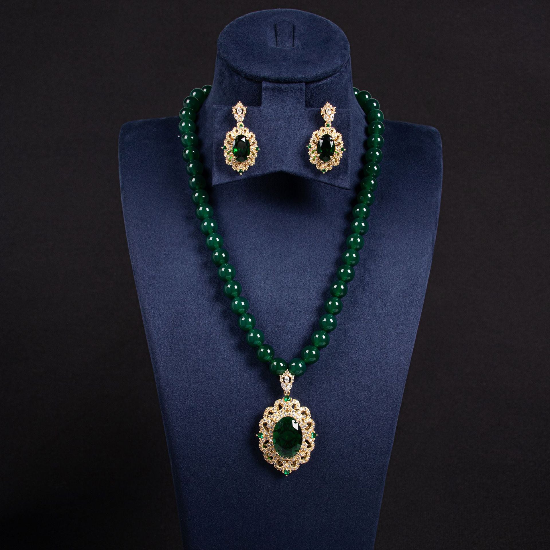 Parure de soirée luxe collier et boucles d'oreilles émeraude perlée
