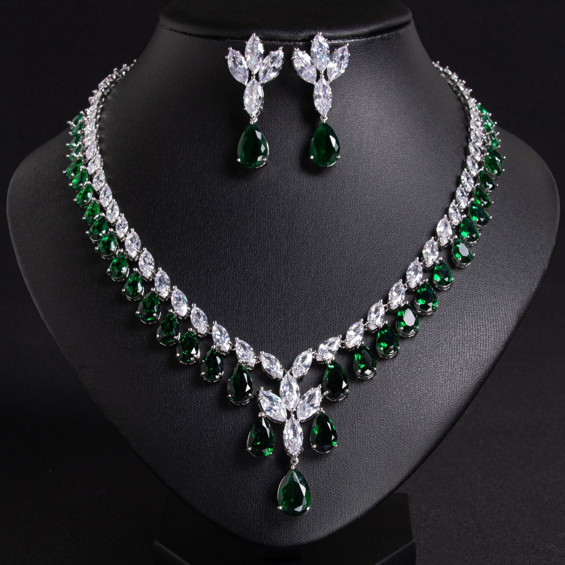 Luxury Emerald Green Teardrop Necklace Set for Women – Marquise Crystal Jewelry with Matching Earrings