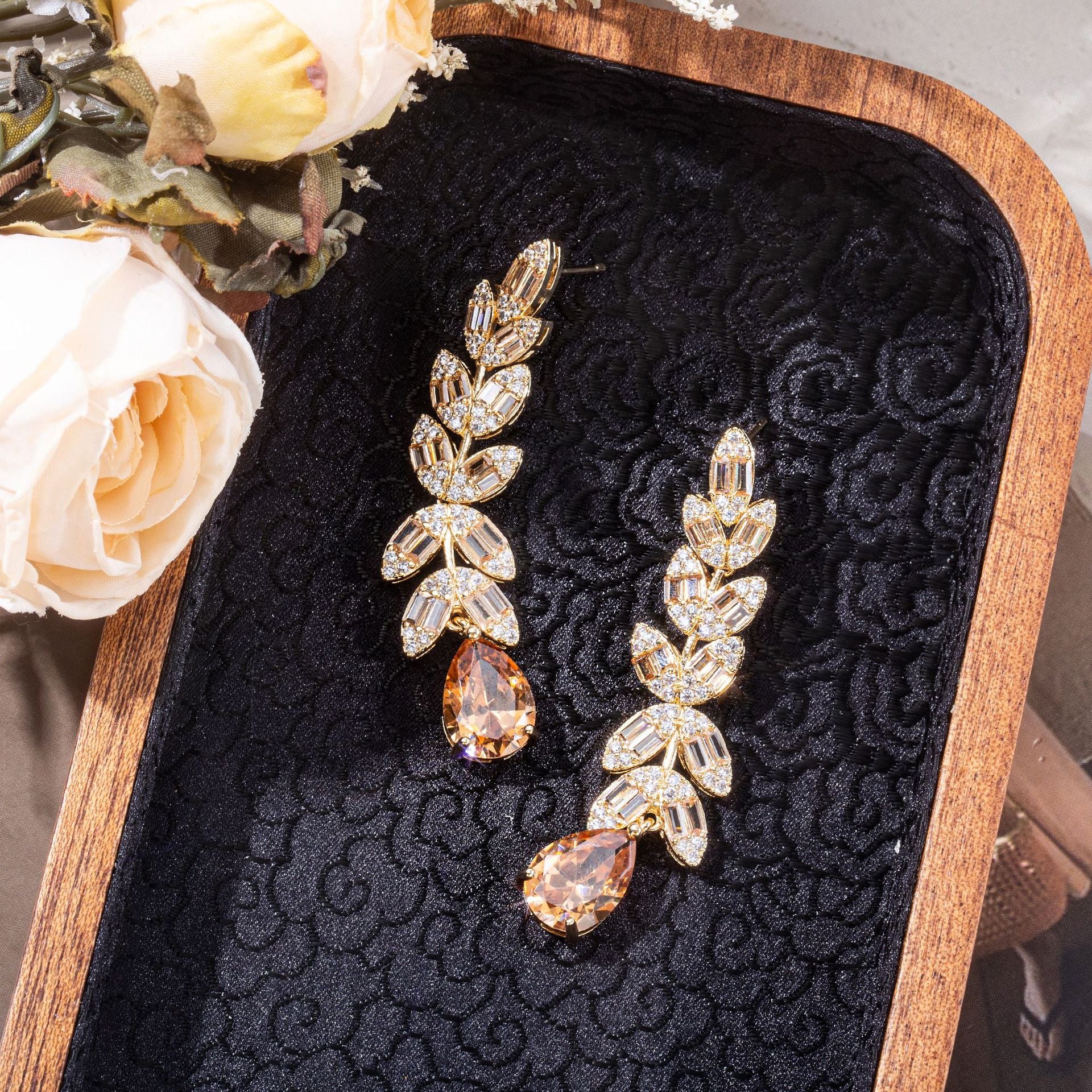 Boucles d'oreilles simples en opale avec pampilles et tige en argent 925