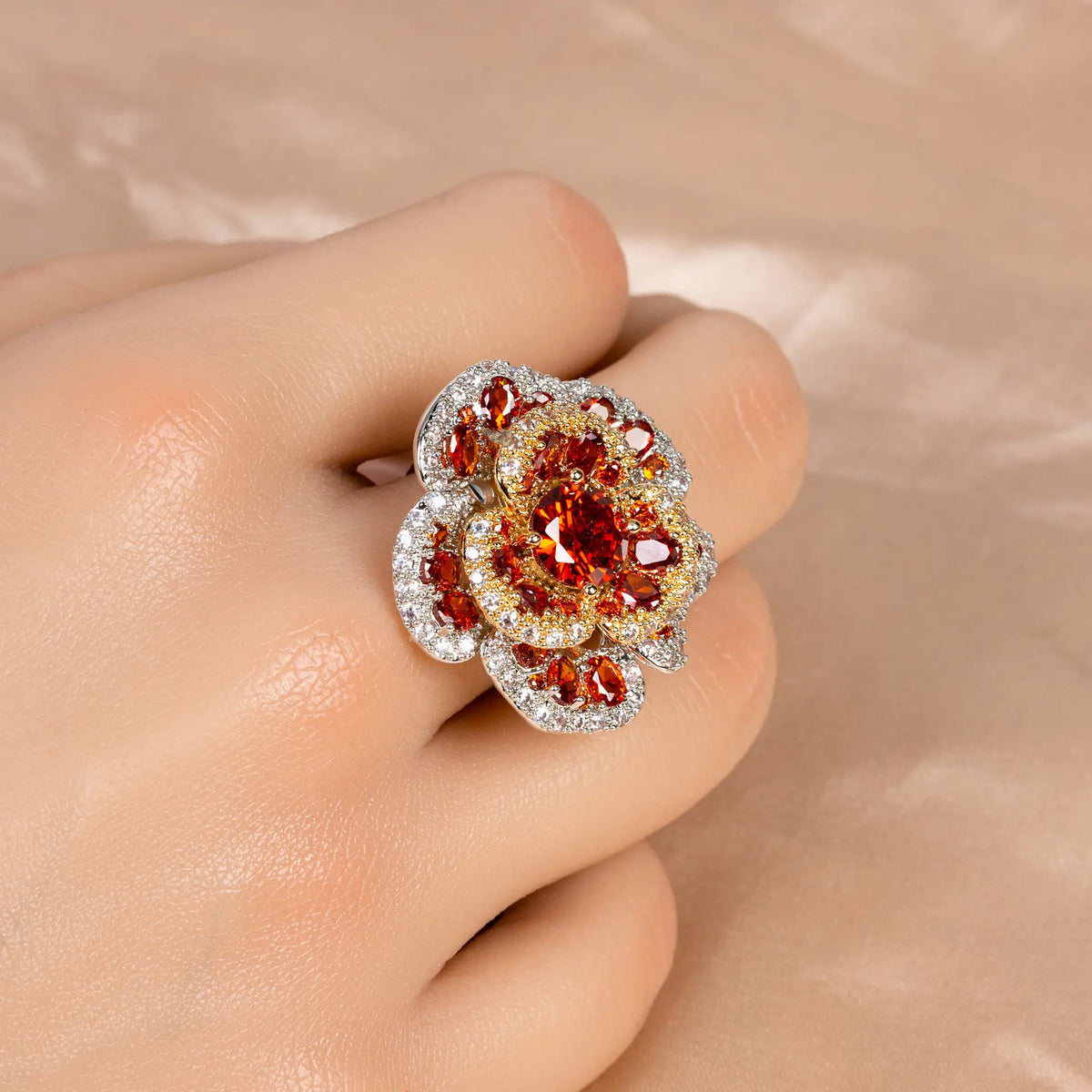Bague fleur en cristal rouge orangé de luxe pour femme