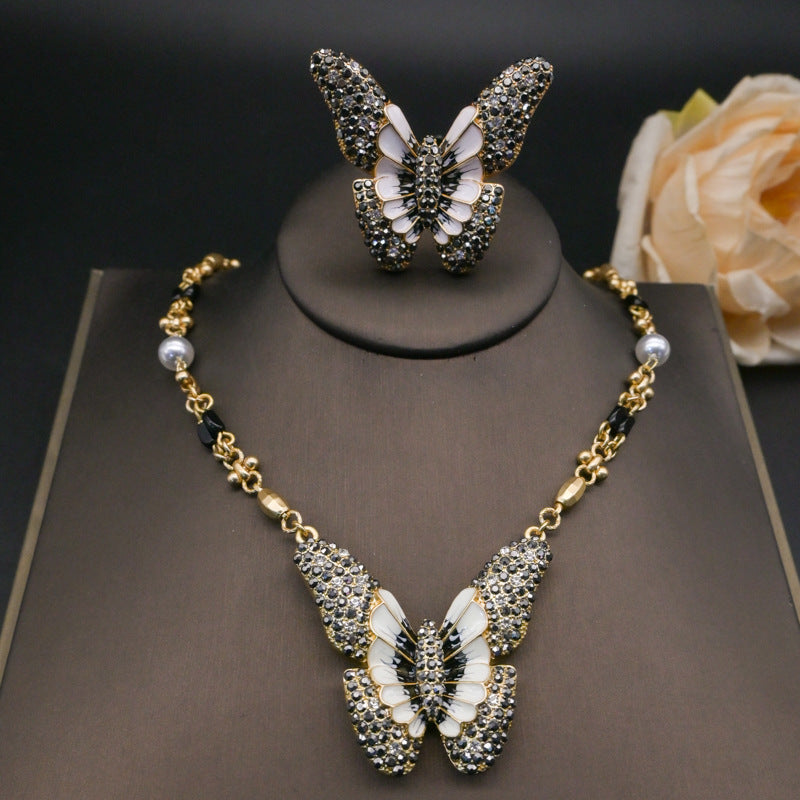 Stylish Vintage Butterfly Necklace Earrings Set