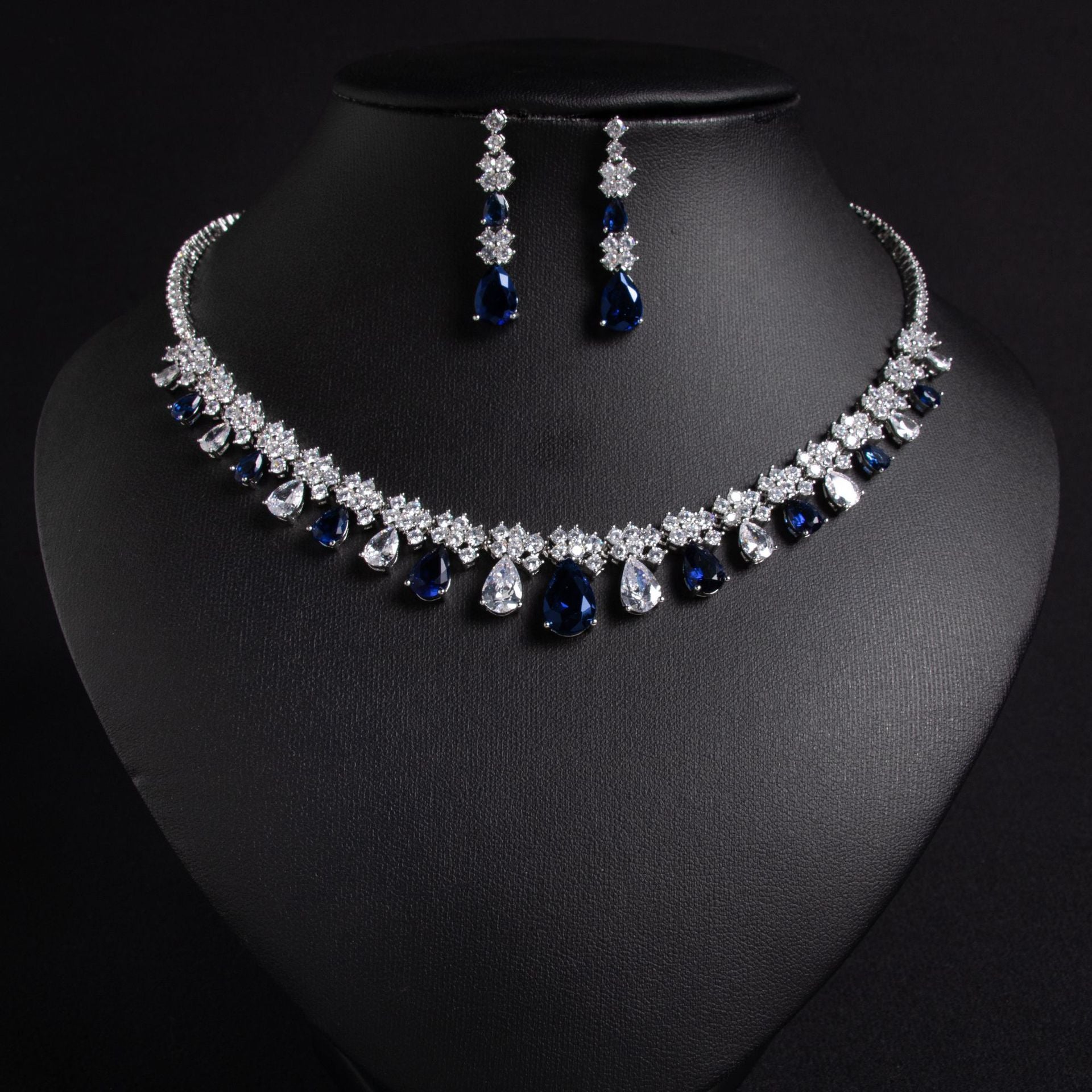 Luxury Emerald Green Teardrop Crystal Necklace and Earrings Jewelry Set for Women
