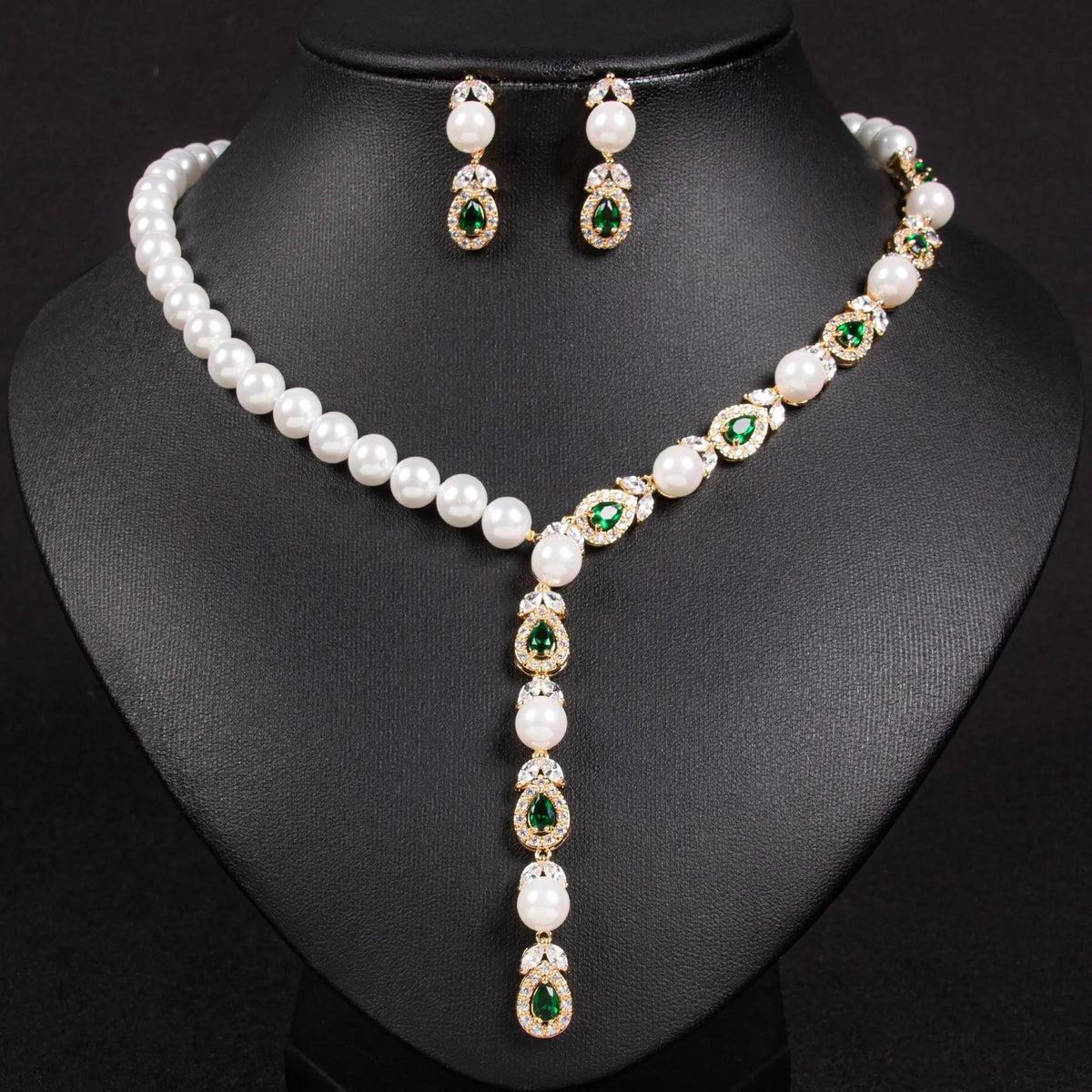 Parure de bijoux élégante Collier et boucles d'oreilles en perles et cristaux d'émeraude