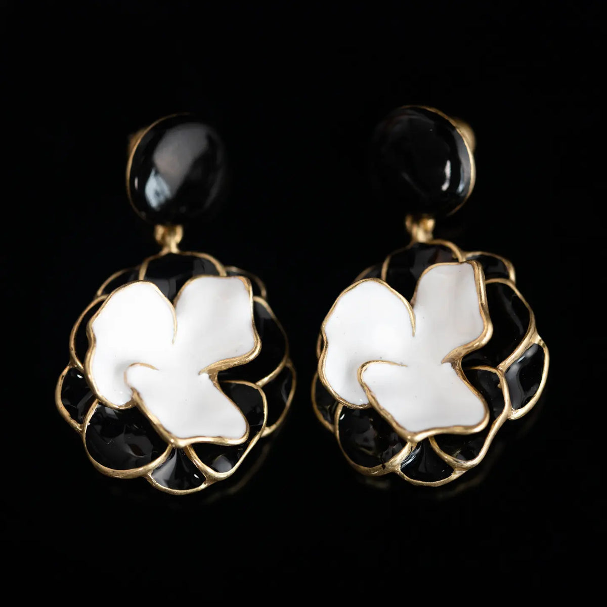 Série de boucles d'oreilles de style médiéval rétro et de niche
